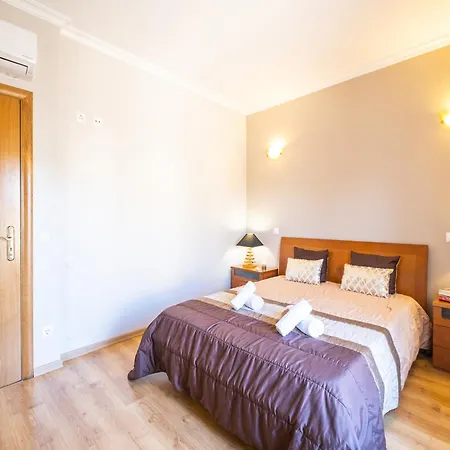 Holiday Home Albufeira Near Beaches & Pool Villa *