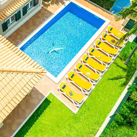 Holiday Home Albufeira Near Beaches & Pool