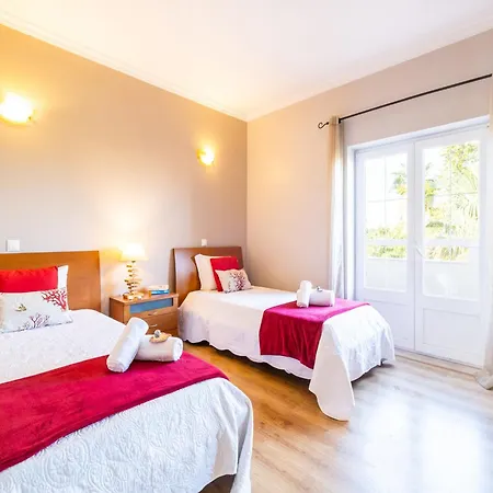 Villa Holiday Home Albufeira Near Beaches & Pool