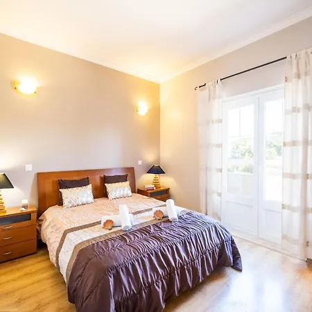 Villa Holiday Home Albufeira Near Beaches & Pool *