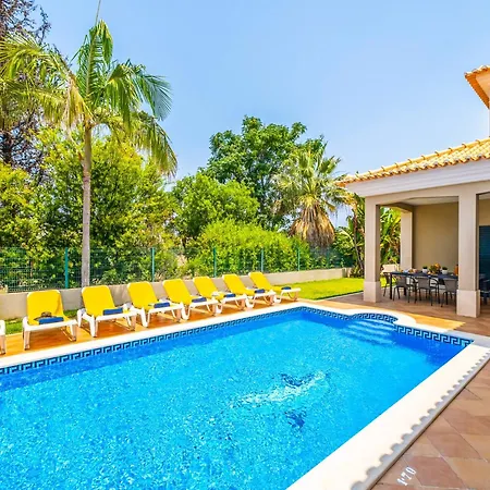 Holiday Home Albufeira Near Beaches & Pool *