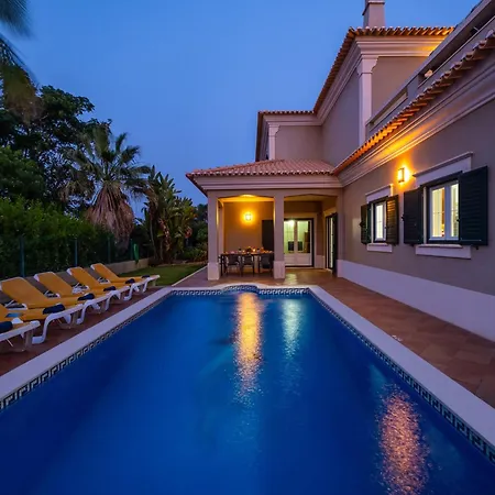 Holiday Home Albufeira Near Beaches & Pool