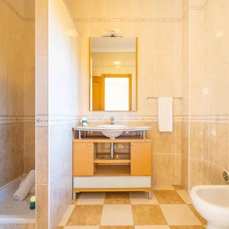 Holiday Home Albufeira Near Beaches & Pool Villa Albufeira