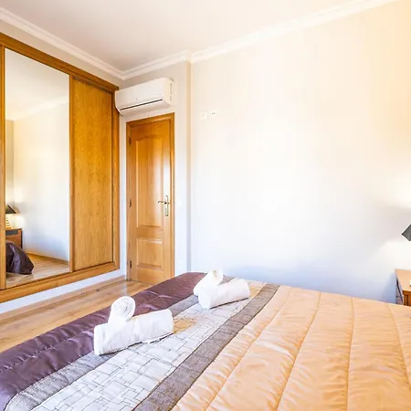 Holiday Home Albufeira Near Beaches & Pool